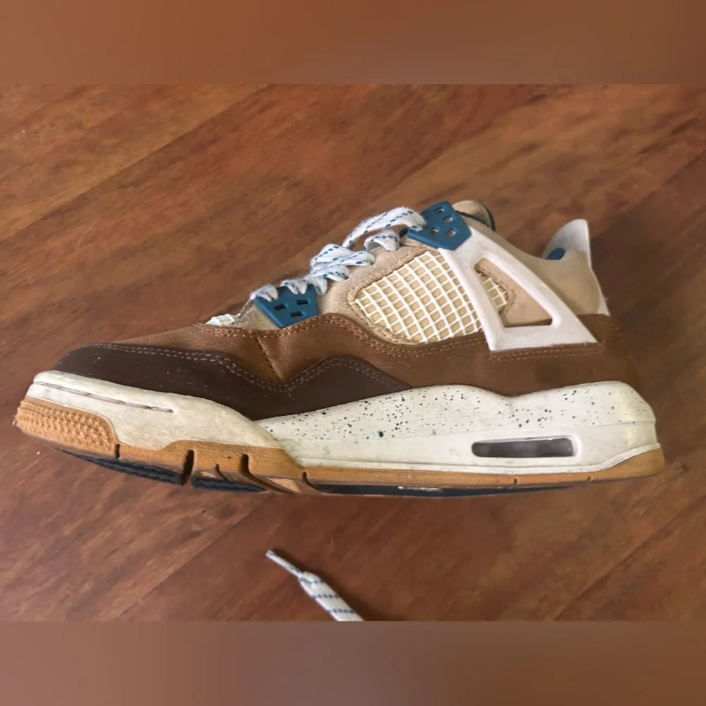 Nike Jordan Kids' Brown and Teal Retro Sneakers